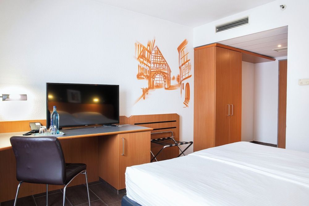ACHAT Hotel Heppenheim Business Triple Room 5