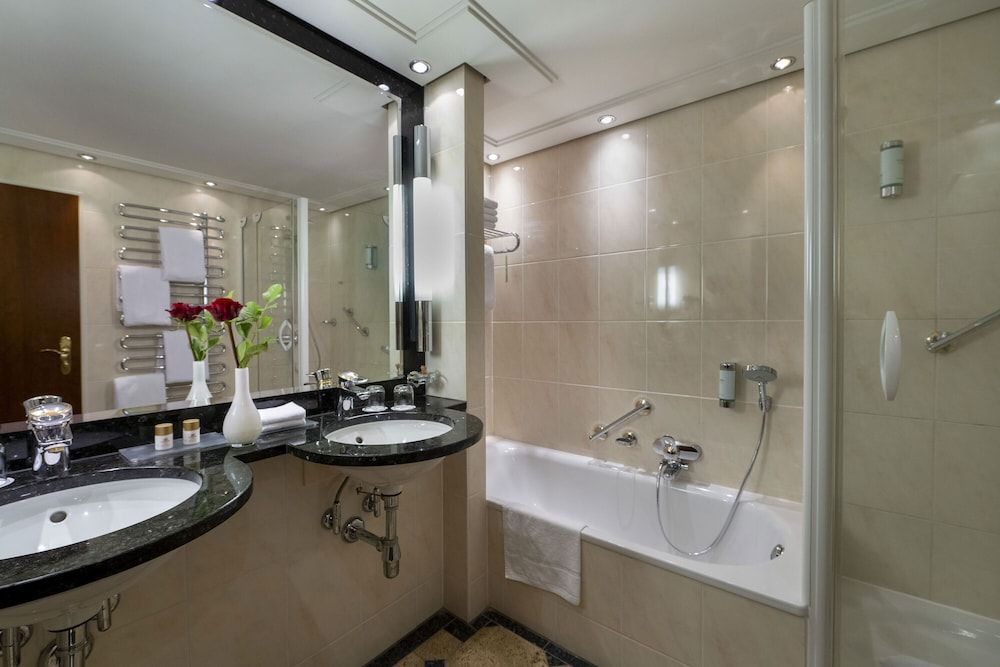 Maritim Hotel Bellevue Kiel Presidential Suite 3