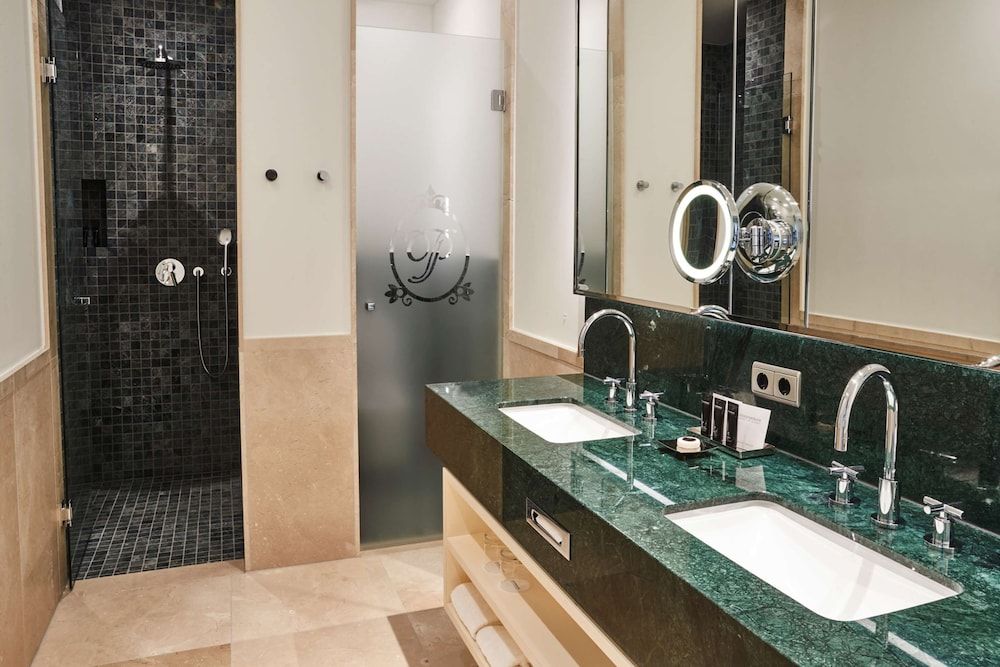 Steigenberger Icon Grandhotel & Spa Petersberg Suite (Rhine View) 3