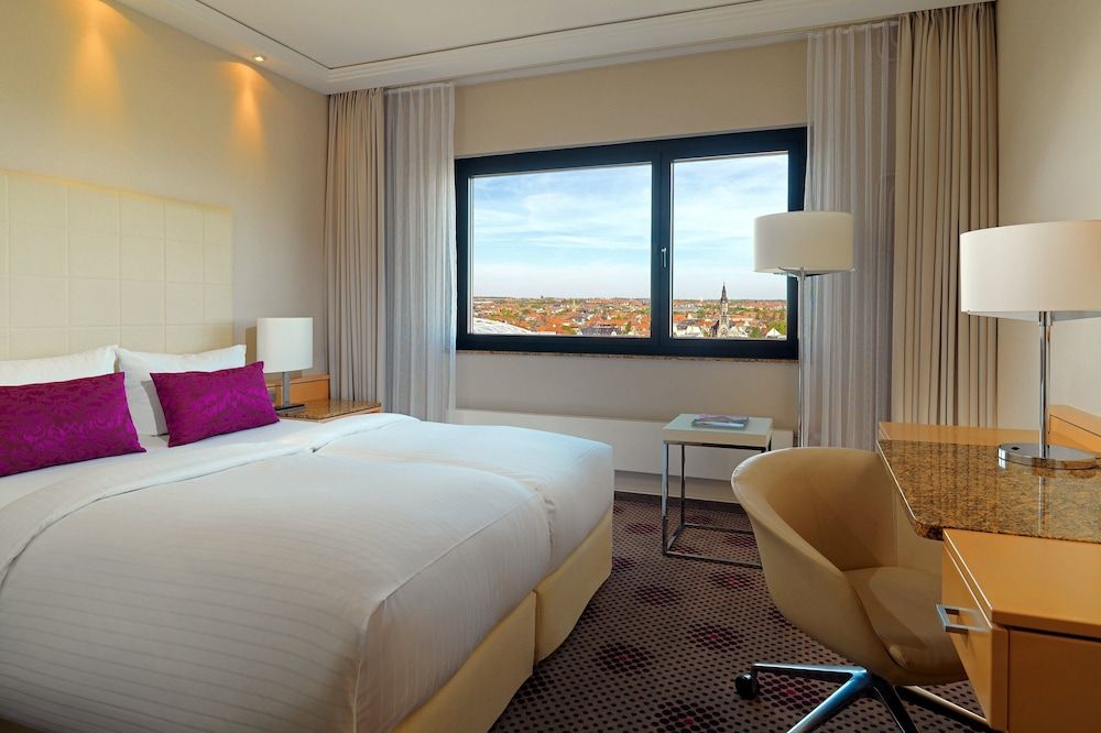 The Westin Leipzig Classic Room, 1 Queen Bed 2