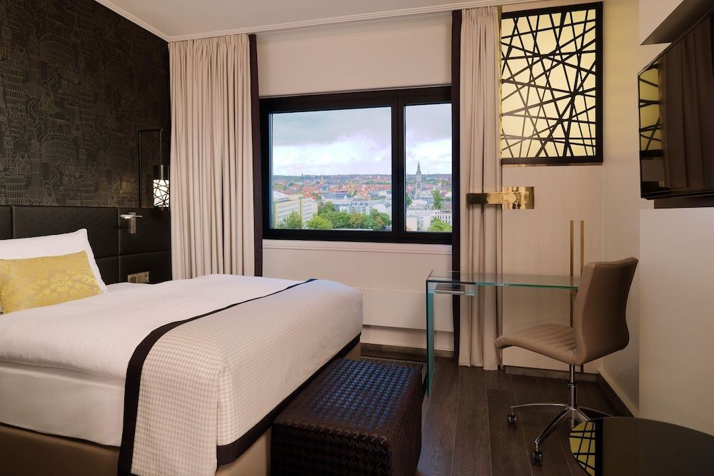 The Westin Leipzig Classic Room, 1 Queen Bed 2