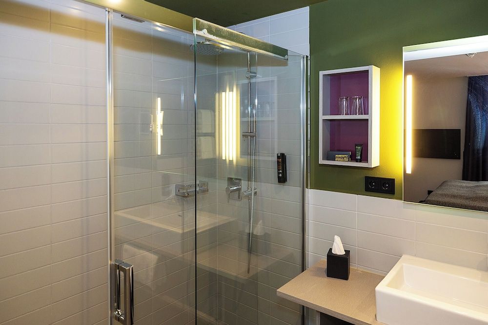 Schlosshotel Monrepos Deluxe Double Room 3