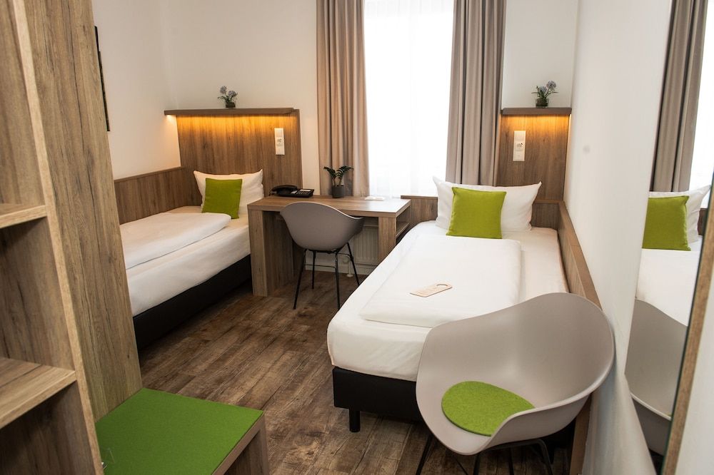 undefined Hotel Perlach Allee 8
