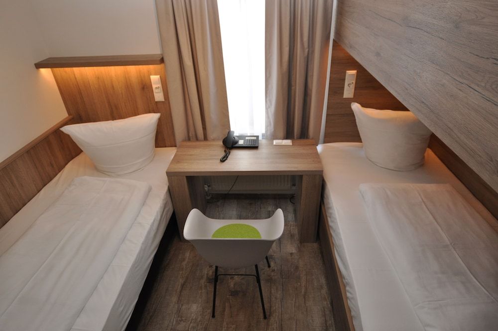 undefined Hotel Perlach Allee 3