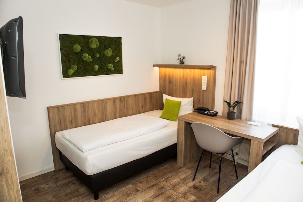 undefined Hotel Perlach Allee 6