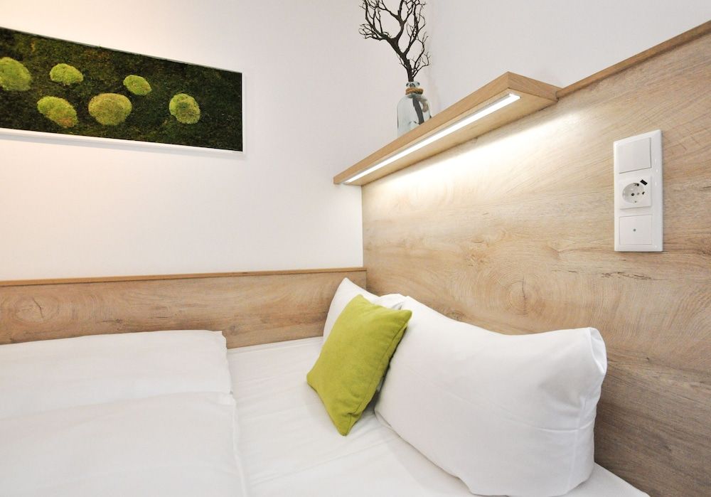 Hotel Perlach Allee Double Room, 1 Queen Bed 4