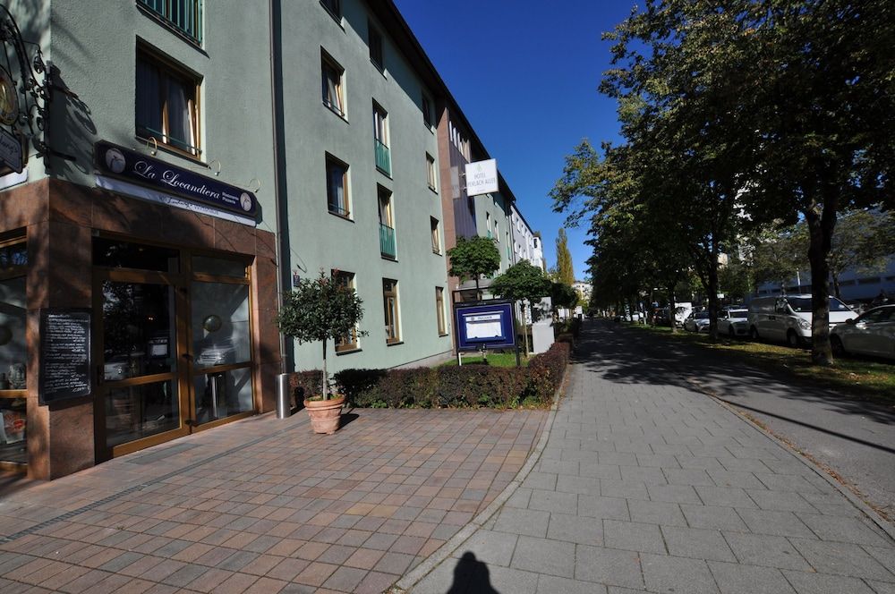 undefined Hotel Perlach Allee 7