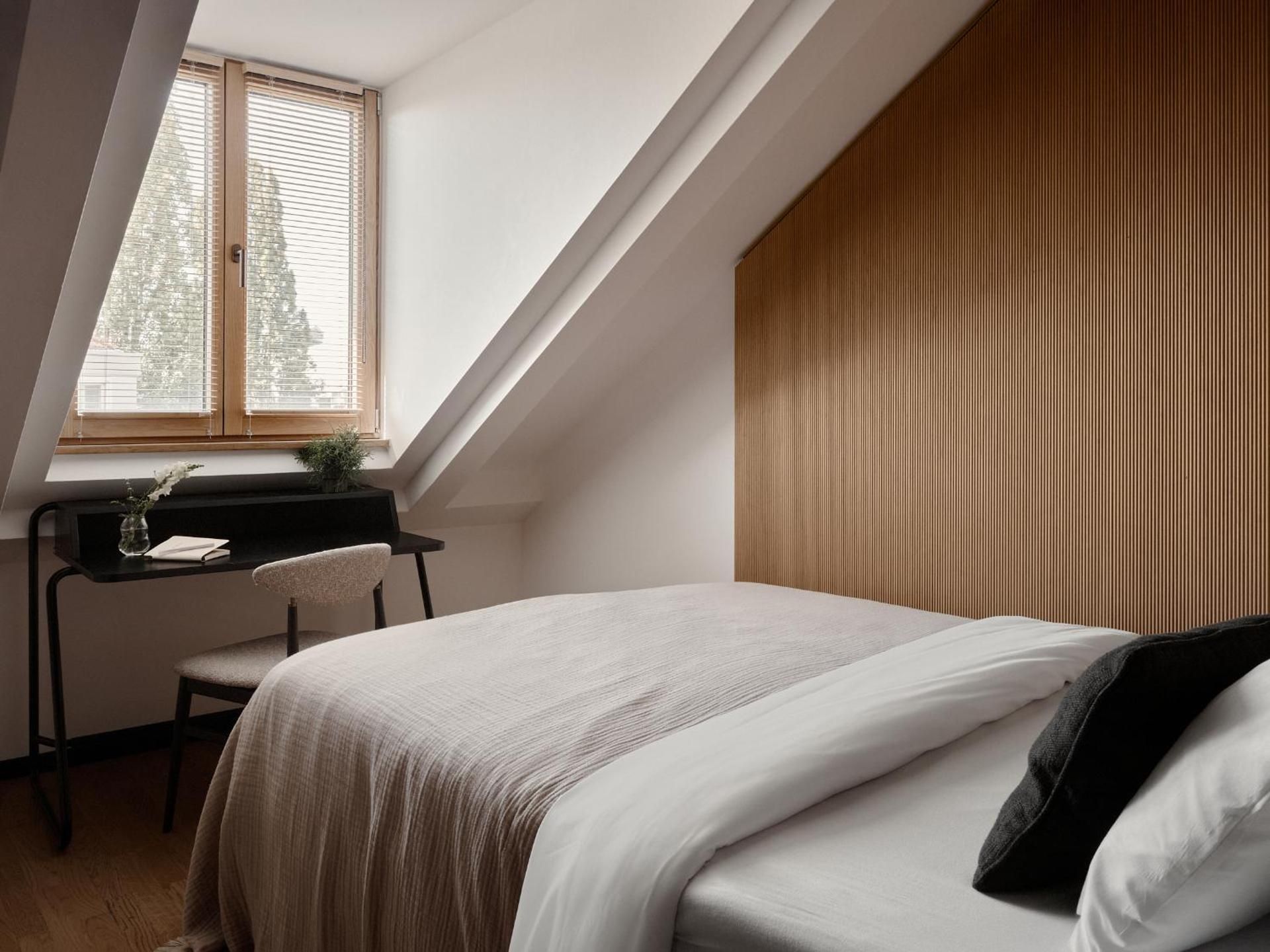 Compact Room