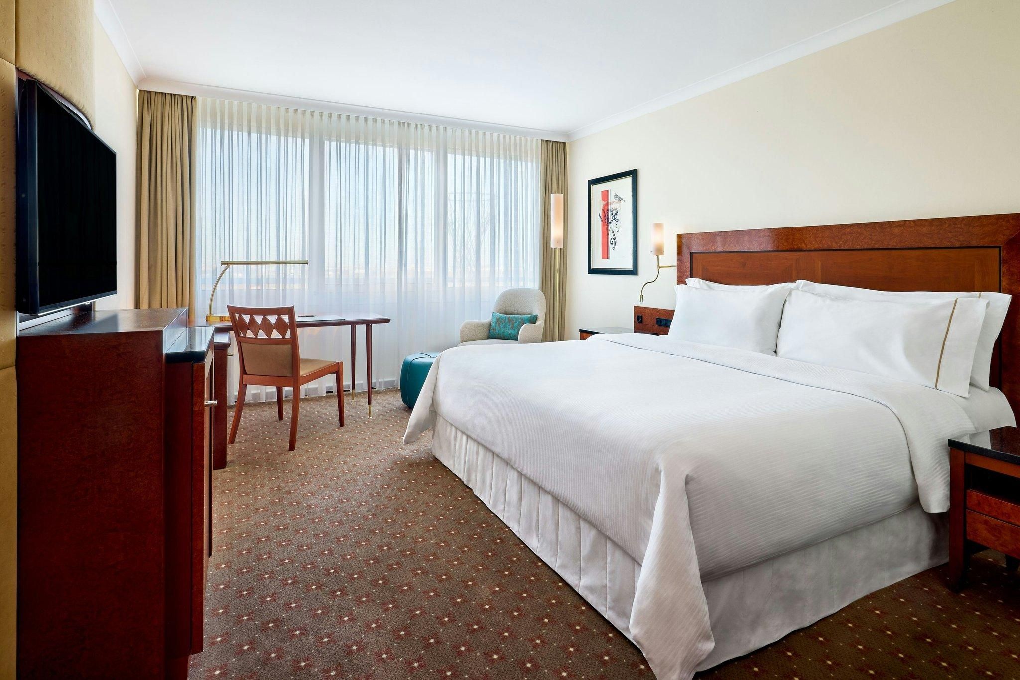 The Westin Grand Munich Deluxe Room, Guest room, 1 King