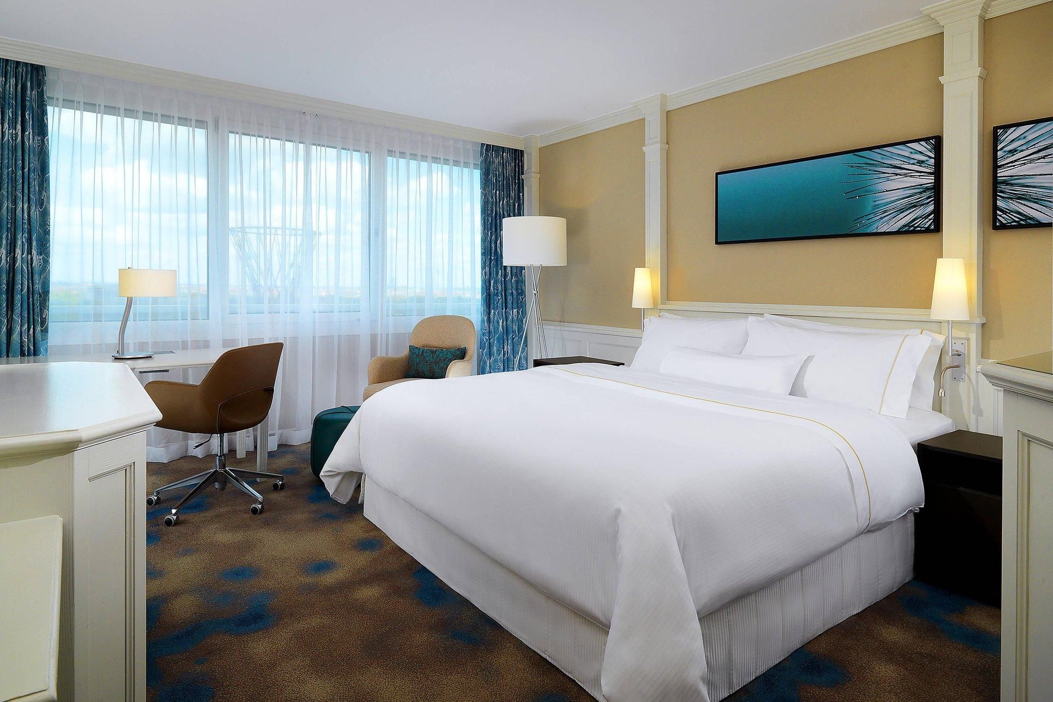 Bavarian Room, Guest room, 1 King
