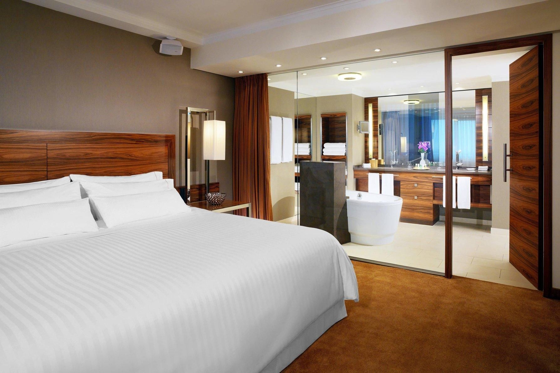 Sky Suite, Club lounge access, 2 Bedroom Suite, Bedroom 1: 1 King, Bedroom 2: 1 King