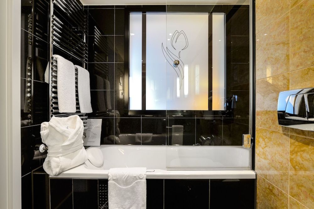 Ambiance Rivoli Standard Double Room 9