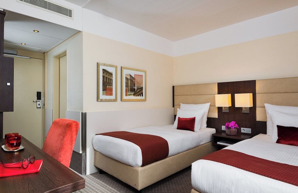 undefined Leonardo Hotel Munich Arabellapark 2