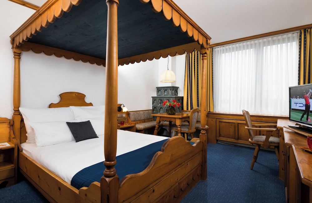 Leonardo Hotel Munich Arabellapark Deluxe Room 4