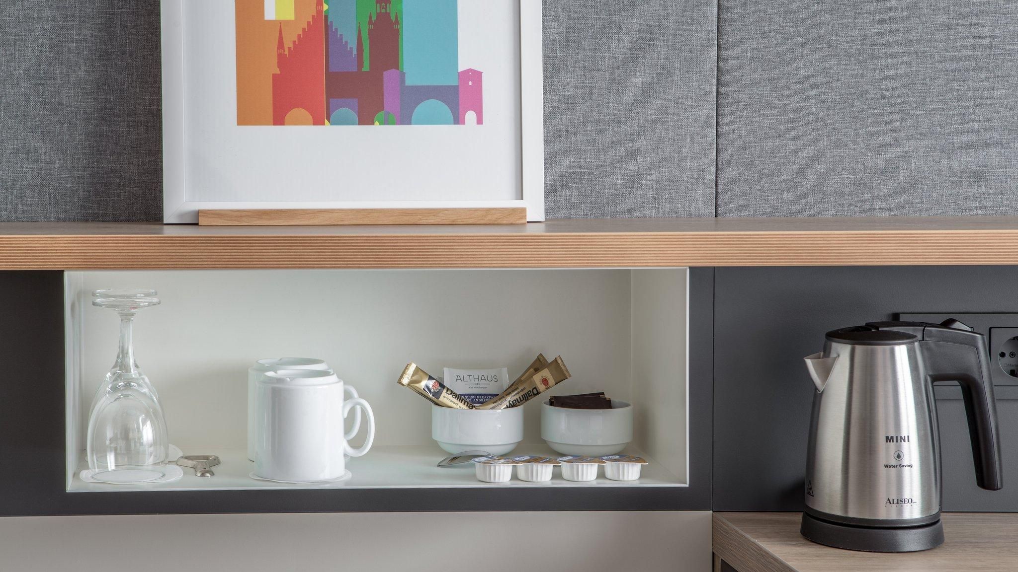 1 Queen Standard City View