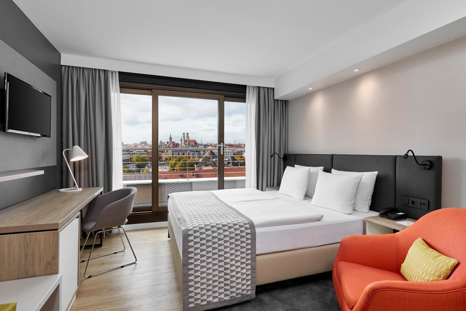 1 Queen Standard City View