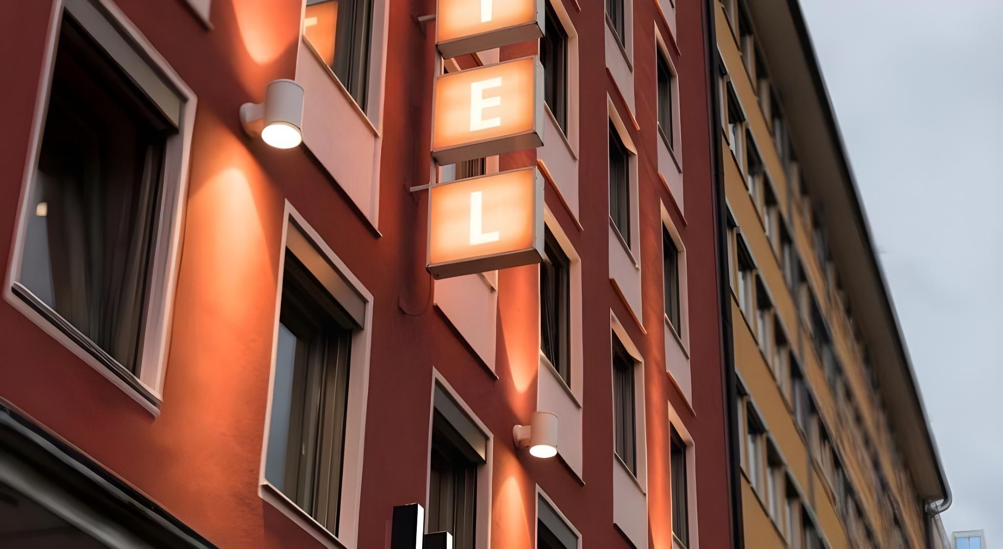 undefined Hotel Amba 6