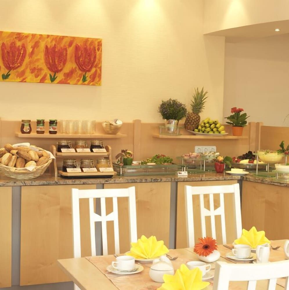 undefined Hotel Amba 9