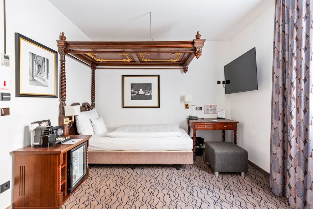 KING's HOTEL Center Superior