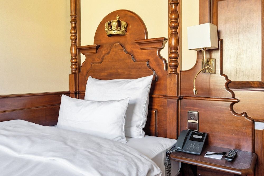undefined KING's HOTEL First 10
