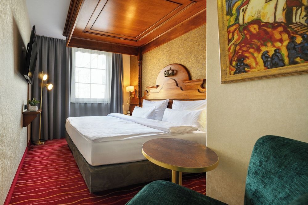 undefined KING's HOTEL First 9