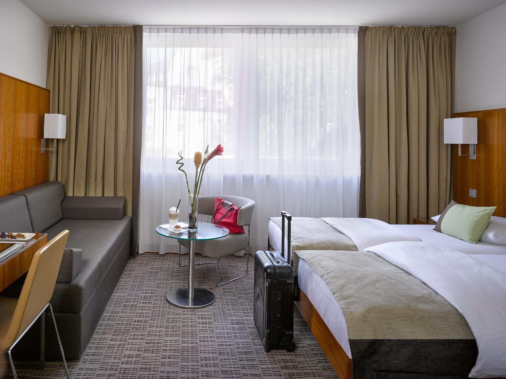 Premier Garden View Room