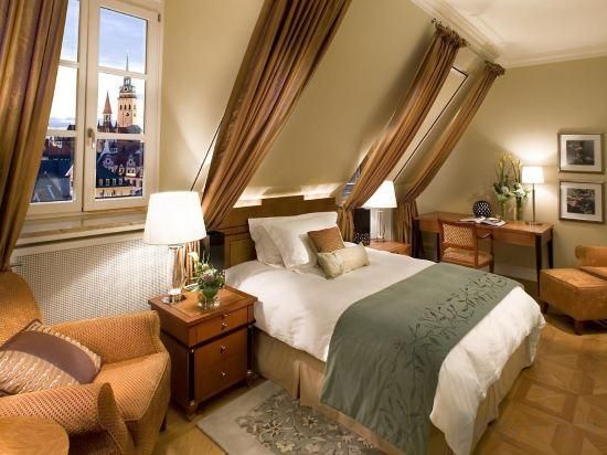 Mandarin Oriental, Munich Deluxe King Room 2