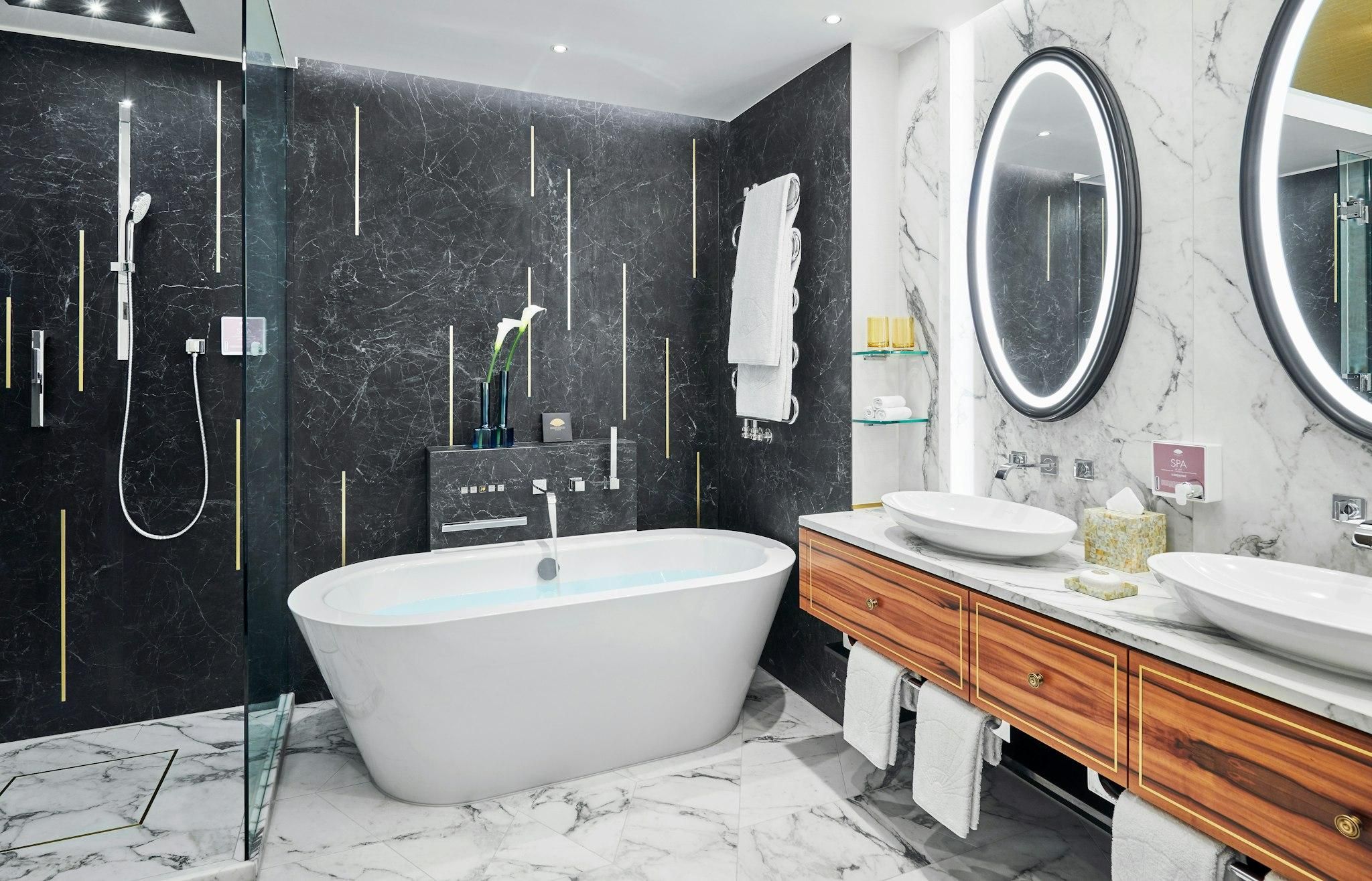 Deluxe Family Suite