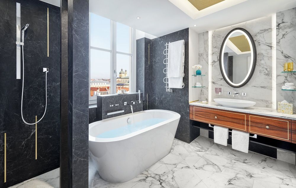 Mandarin Oriental, Munich Deluxe King Room 6