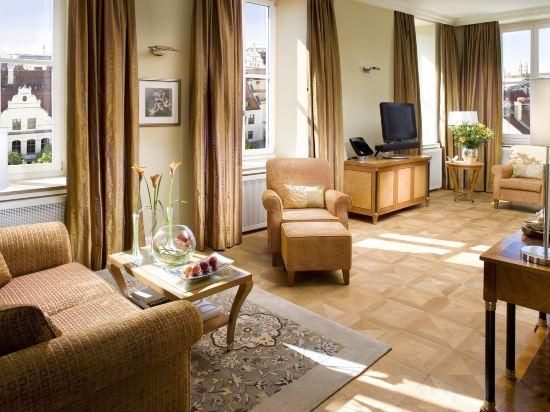 Deluxe Junior Suite