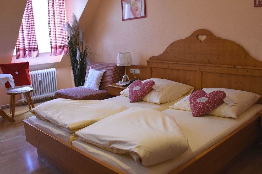 Hotel Monaco Standard Double Room 6