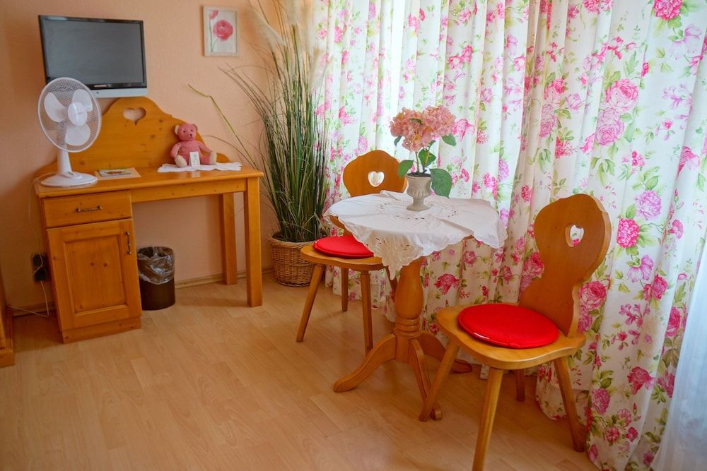 Hotel Monaco Standard Double Room Single Use 13