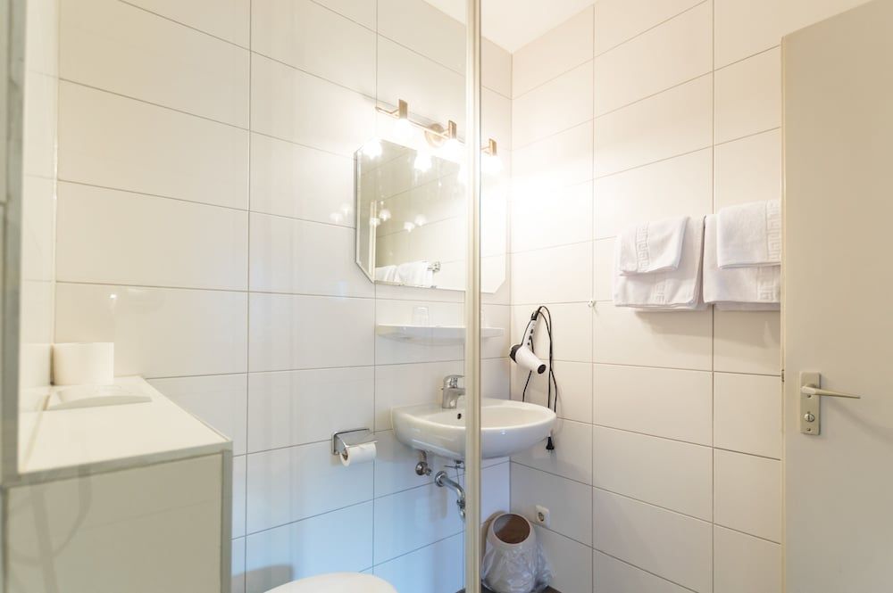 Hotel Monaco Standard Double Room Single Use 12