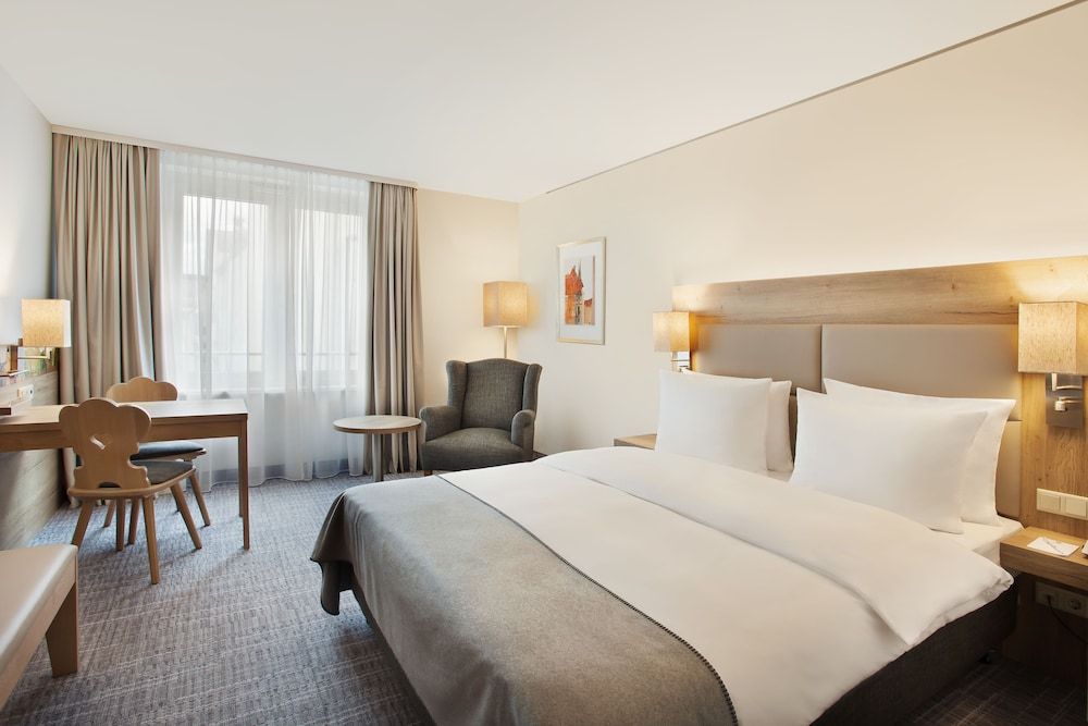 Standard Room, 1 Queen Bed