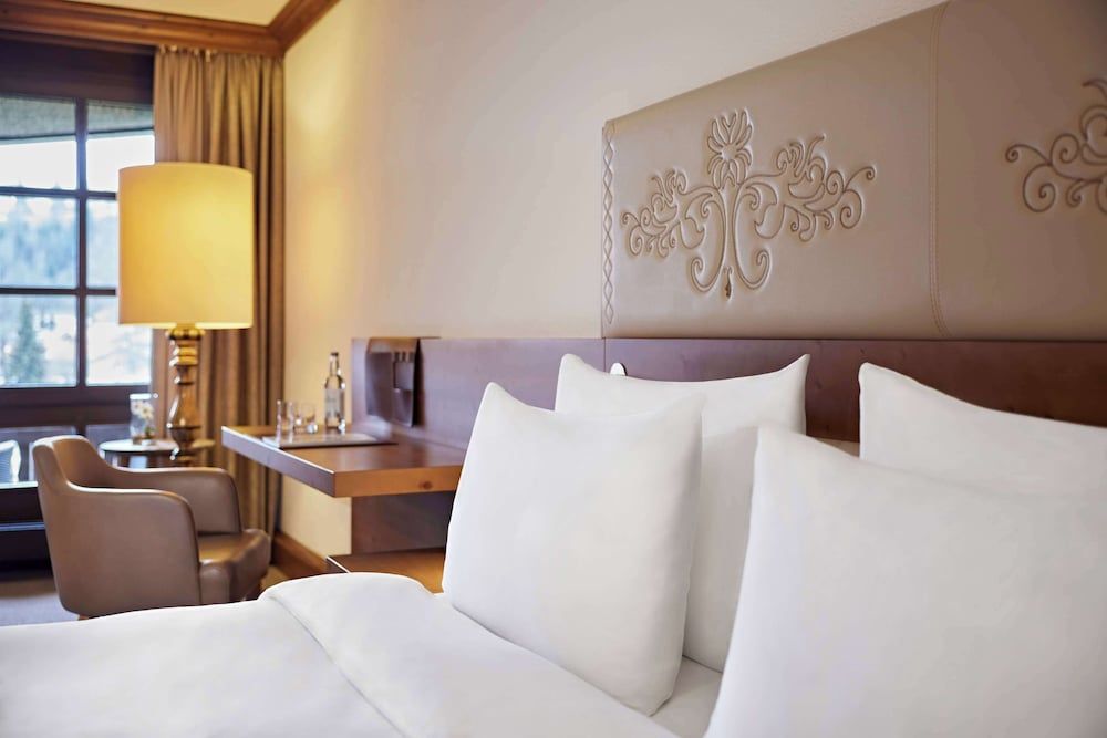 Room, 1 King Bed, Mountain View