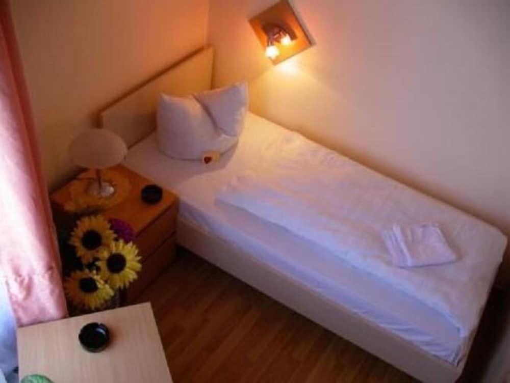 Hotel garni Djaran Single Room, 1 Twin Bed 3
