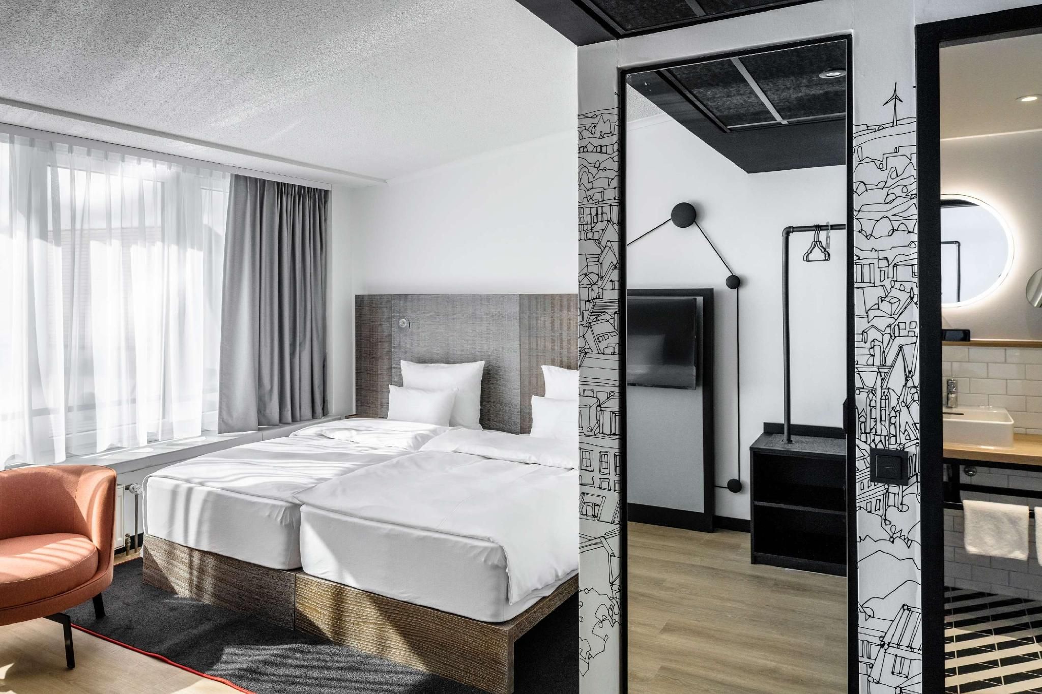Penta Standard King Room