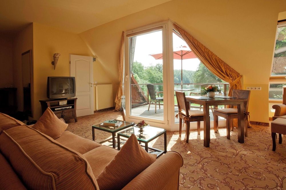 Seehotel Frankenhorst - BW Signature Collection Suite, 1 Double Bed (Separate Living Room;with Sofabed) 4