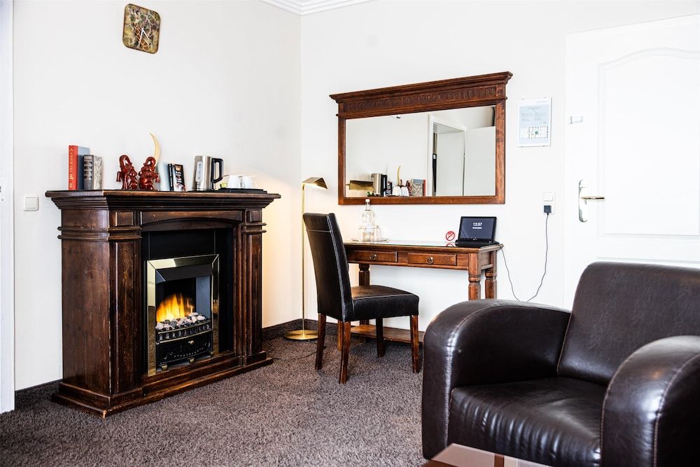 Seehotel Frankenhorst - BW Signature Collection Suite, 1 Double Bed (Separate Living Room;with Sofabed) 5