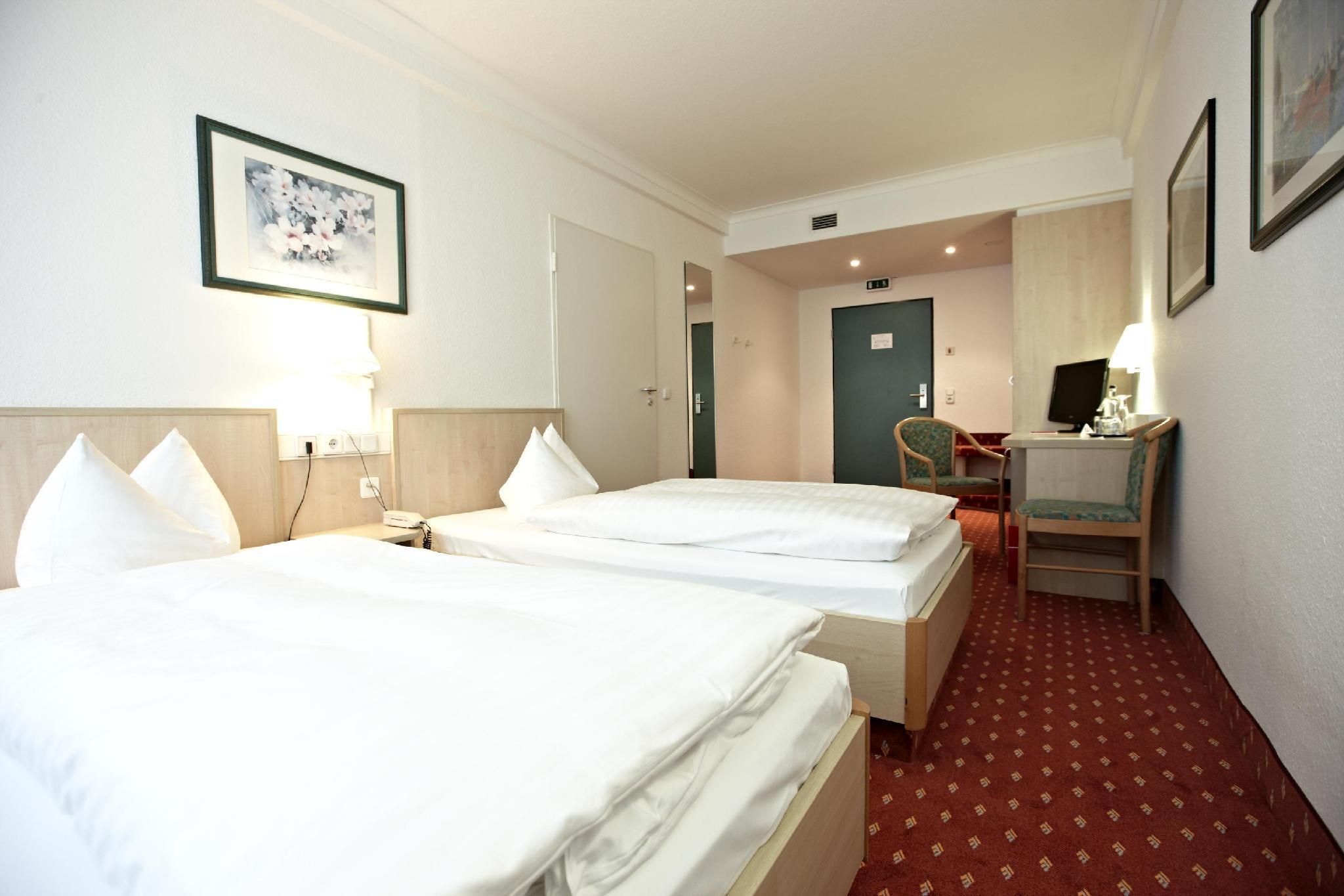 IntercityHotel Schwerin Standard Twin Room