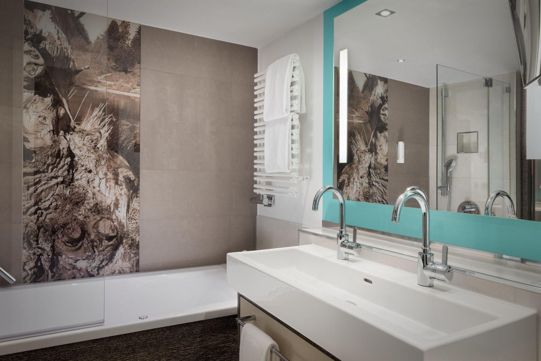 Spitzing Suite, 3 Bedroom Suite, Bedroom 1: 3 King, Bedroom 2:, Bedroom 3:, Sofa bed, Lake view