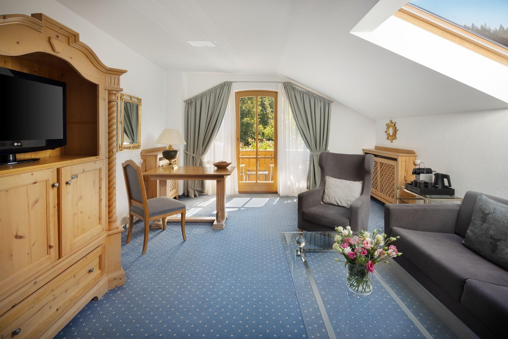 Arabella Alpenhotel am Spitzingsee, a Tribute Portfolio Hotel Superior Suite, 2 Bedroom Suite, Bedroom 1:, Bedroom 2:, Sofa bed, Mountain view, Balcony 3