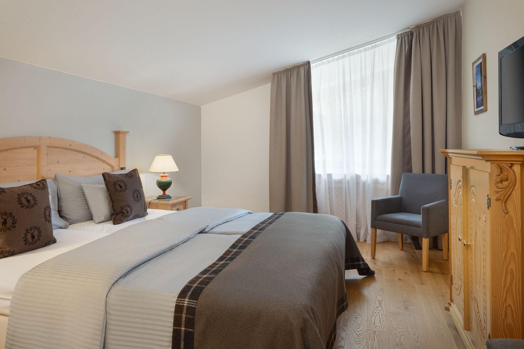 Grand Deluxe Suite, 2 Bedroom Deluxe Suite, Bedroom 1:, Bedroom 2:, Sofa bed, Mountain view