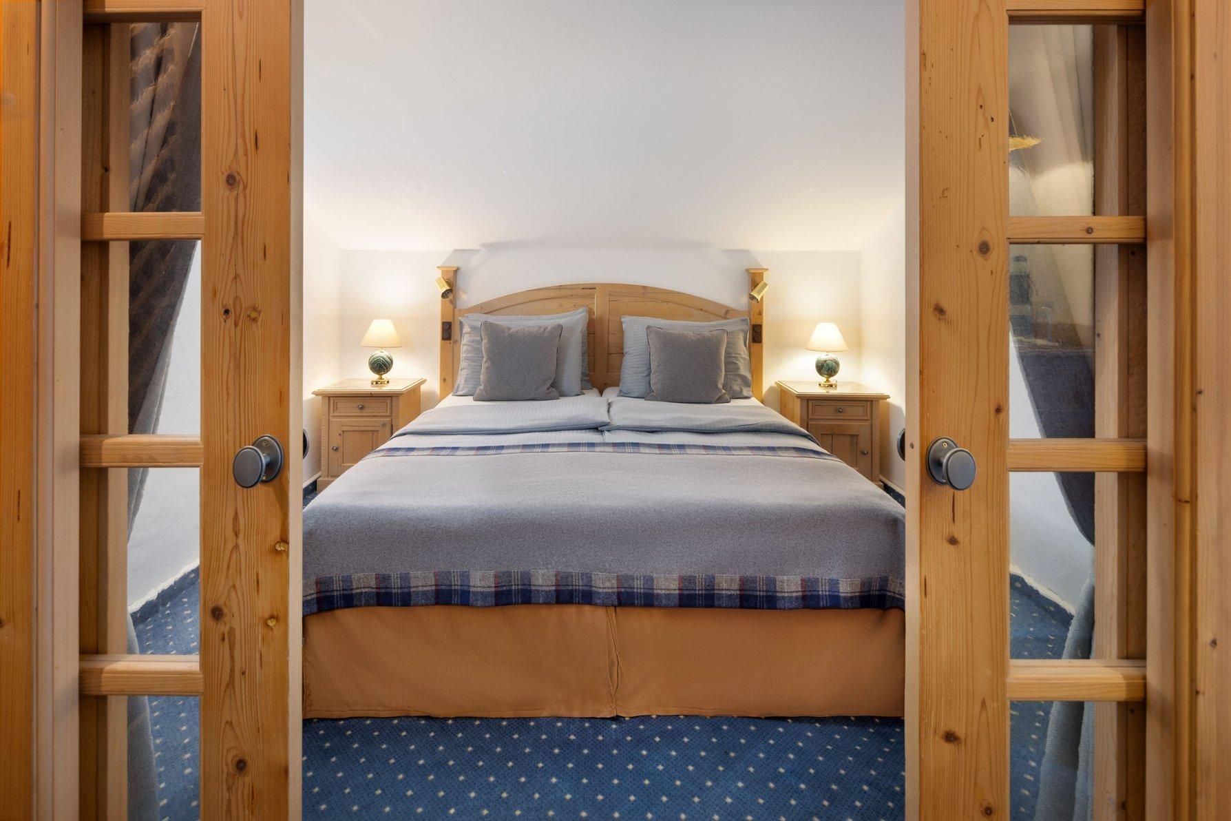 Arabella Alpenhotel am Spitzingsee, a Tribute Portfolio Hotel Superior Suite, 2 Bedroom Suite, Bedroom 1:, Bedroom 2:, Sofa bed, Mountain view, Balcony