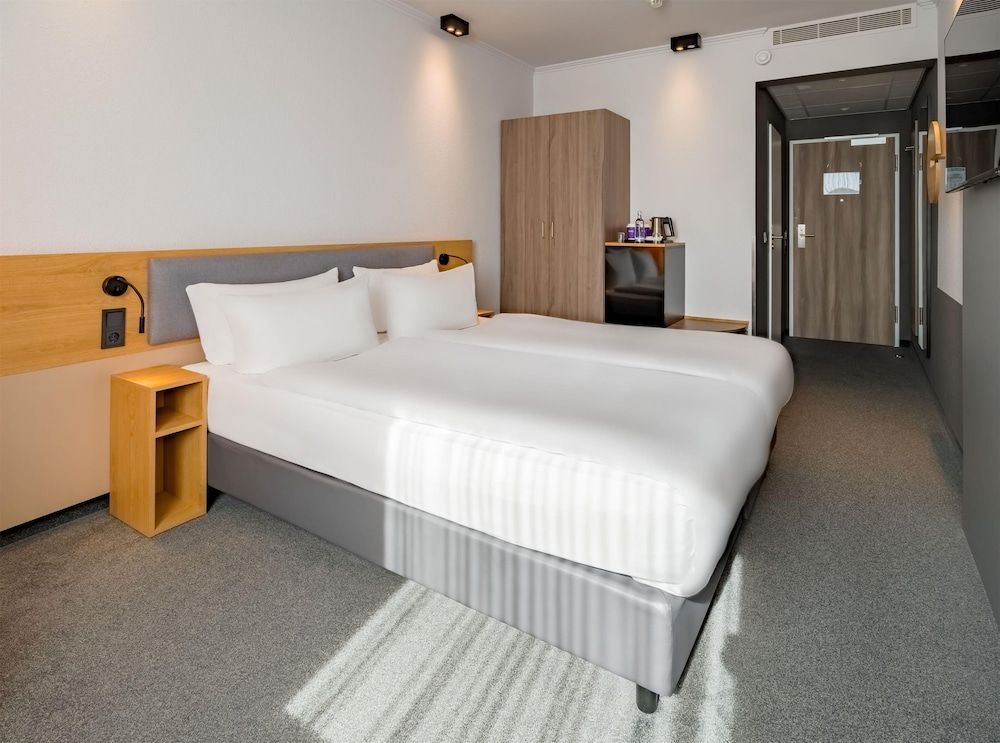 Spark by Hilton Wuppertal City Centre Room, 1 King Bed 4