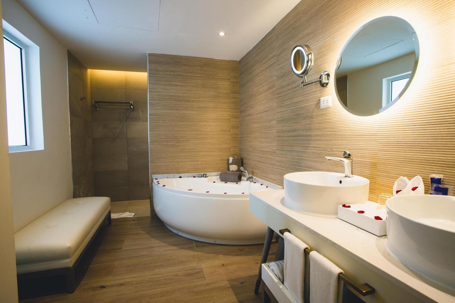 Honeymoon Suite All Inclusive