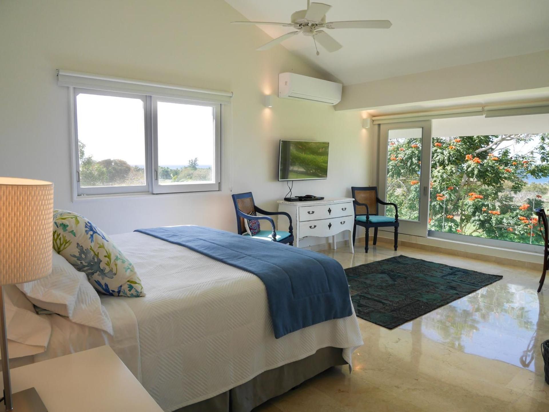 Classic Four-Bedroom Villa - Golf Cart Included