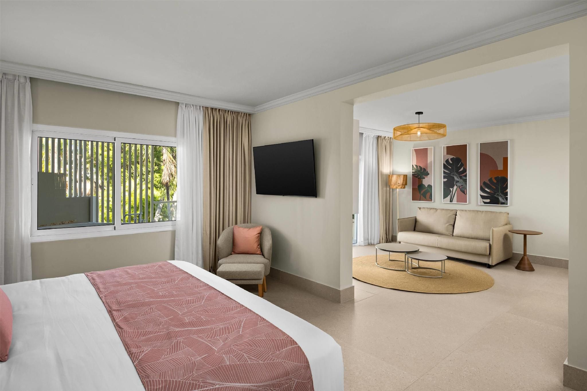 Club Junior Suite, 1 King Bed, Tropical View