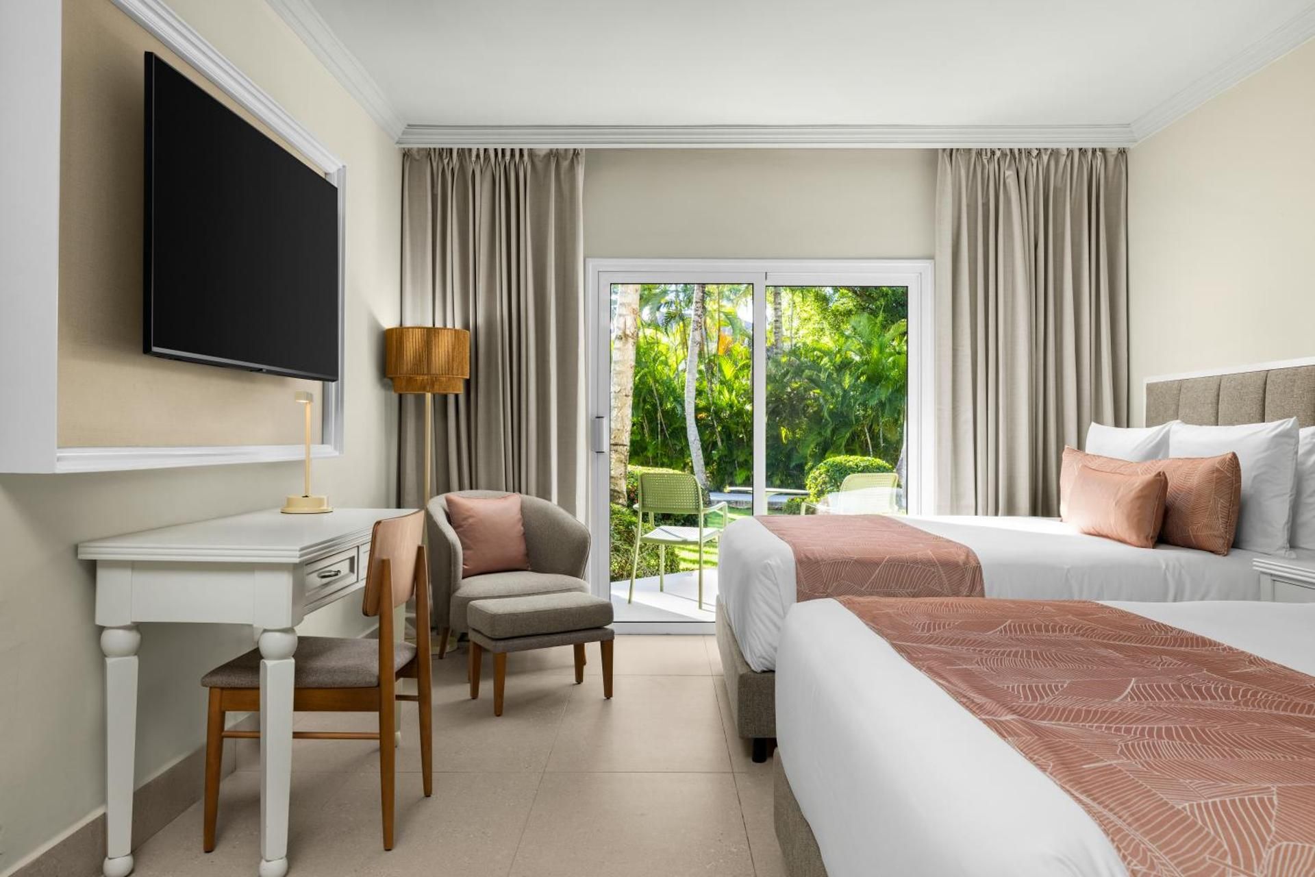 Club Room, 2 Double Beds, Tropical View