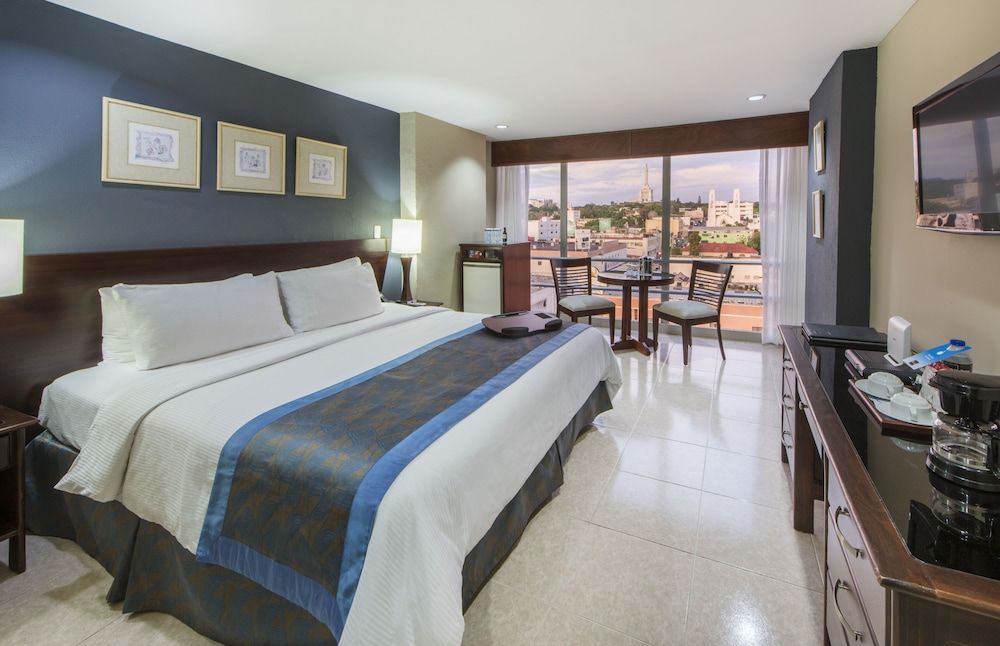 Centro Plaza Hodelpa Deluxe Room 2